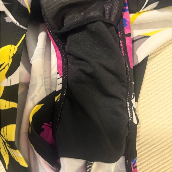 Shore Club Floral One-Piece Swimsuit Size 16 Black Pink Yellow - Picture 3 of 9